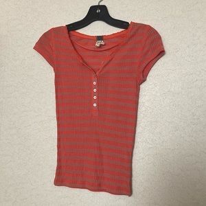 Free People baby tee!! 🌺🌸🌺🌸